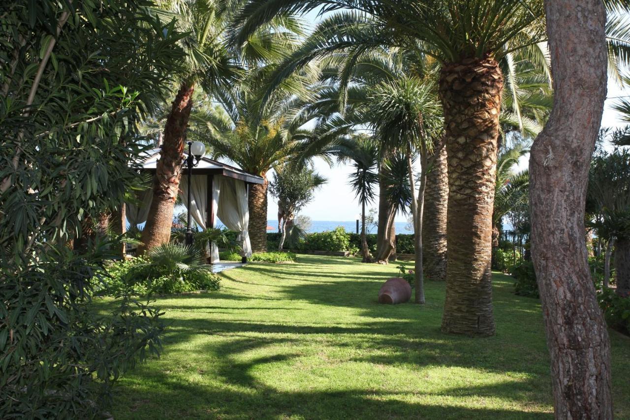 Ballos Apartments Néa Mákri Esterno foto